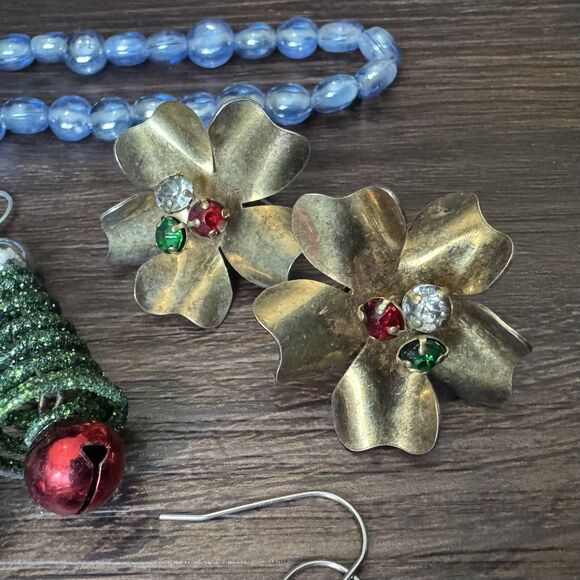 Christmas Costume Jewelry Lot of 18 Vintage to Modern Brooches Earrings Holidays - Picture 9 of 16